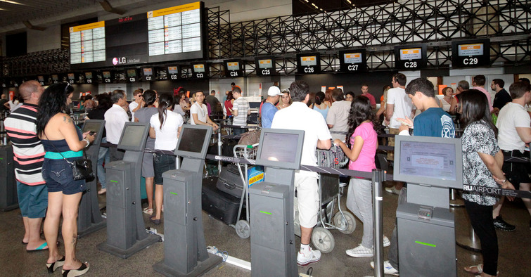 Imagem de Transporte aéreo de passageiros vai quase dobrar até 2020